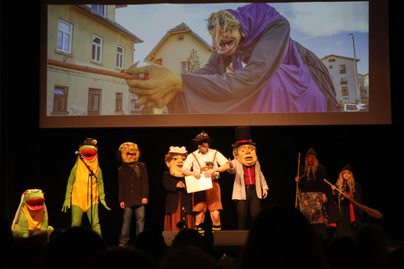 Otroška predstava Zaljubljeni v Butale 05 Foto Ljubo Vukelič